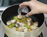 A picture of step 4 of Chicken Meat Balls Soup.
