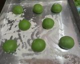 Foto langkah ke 3 dari resep Donat pandan 1x profing lembut.