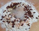 Foto del passaggio 1 della ricetta Pan dei morti, frutta secca, cannella, liquore, amaretti e biscotti secchi