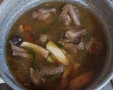 A picture of step 5 of Five Herbal Pigeon Soup.