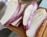 Une image de l'étape 2 de Aubergines graffiti, piments et oignon rouge marinés grillés à la plancha.