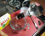 Foto del paso 4 de la receta: Gelatina de limón con tequila