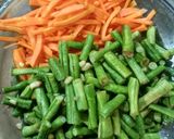 Foto langkah ke 1 dari resep Tumis kacang panjang enoki.