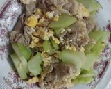 รูปขั้นตอนการทำที่ 5 ของ มะระหวานผัดไข่ใส่หมู