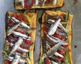 Foto del paso 4 de la receta Coca de verduras 🌶 🍅🥒🌽 con sardinas y anchoas