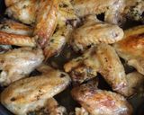 Foto del paso 2 de la receta: Alitas al horno con vino blanco, ajo y perejil