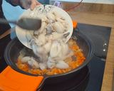 Foto del paso 2 de la receta: Guiso de sepia con pimientos y zanahoria