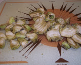 Foto del paso 3 de la receta: Pastel de merluza, alcachofas y guisantes
