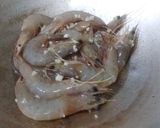 Foto langkah ke 2 dari resep Udang Asam Manis praktis.