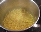 Foto del paso 4 de la receta: Arroz al curry con verduras salteadas