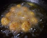 फ्लॉवर चे इन्स्टंट मनचुरीअन (cauliflower instant Manchurian recipe in marathi) रेसिपी स्टेप 4 फोटो 
