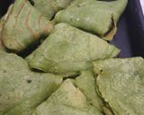 Foto del paso 3 de la receta: Crepes de espinaca rellenas de pollo, queso con salsas