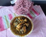 A picture of step 3 of Chicken spinach with fenugreek leaves.
