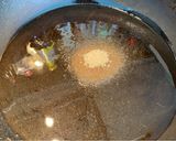 Hình bước làm 2 của món Gà Kho Sả Ớt