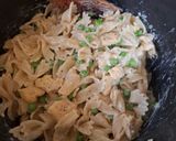 Foto del paso 6 de la receta: Pasta con pollo y chícharos