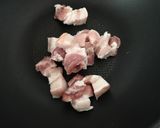 รูปขั้นตอนการทำที่ 2 ของ หมูสามชั้นผัดเผือก #งบ60บาท ล่ะ~