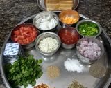 બ્રેડ પીઝા (Bread pizza Recipe In Gujarati) રેસીપી સ્ટેપ1ફોટો