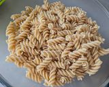 Tonhalas teljes kiőrlésű tésztasaláta görög joghurtos szósszal recept fázis 1 fotója