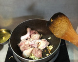 Foto langkah ke 1 dari resep Ayam Jamur Paprika saus Tiram ala Tiger Kitchen.
