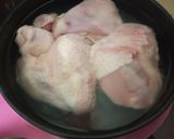 Foto langkah ke 1 dari resep Sop Kembang Kol Ayam.