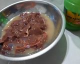 Foto del paso 1 de la receta: Hígado con cebolla y rúcula