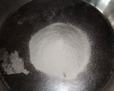 चावल के आटे की रोटी (chawal ke aate ki roti recipe in Hindi) रेसिपी चरण 1 फोटो