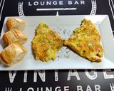 Foto del paso 4 de la receta: Omelette jamón queso cilantro 🥚🧀💚
