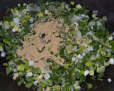 Foto del paso 2 de la receta: Fideo de arroz al verdeo