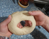 Foto del paso 5 de la receta: Rosca de bacon y queso con amasado tradicional 😋