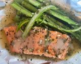 Foto del paso 3 de la receta: Salmón con salsa de mantequilla y espárragos