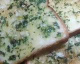 চিজ গার্লিক ব্রেড (Cheese garlic bread recipe in bengali) রেসিপির ধাপ 2 ছবি