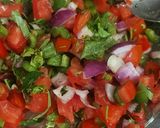 सूजी वेज उत्तपम (suji veg uttapam recipe in Hindi) रेसिपी चरण 2 फोटो