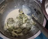 Foto langkah ke 3 dari resep Tumis brokoli crispy.