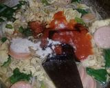 Foto langkah ke 4 dari resep Indomie Kuah Pedas.