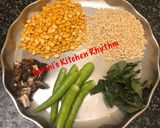 A picture of step 1 of Chana dal /udad dal chutney.