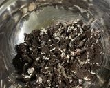 A picture of step 2 of Oreo Cream Cheese Cupcake.