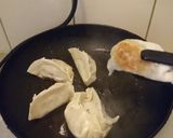 Foto langkah ke 2 dari resep Gyoza (cara memasak).