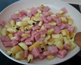 Foto del paso 3 de la receta Macarrones con jamón York, calabacines y quesitos