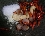 Foto langkah ke 5 dari resep Ayam geprek pedas.