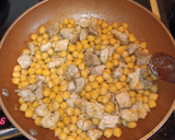Foto del paso 5 de la receta: Garbanzos a la carbonara