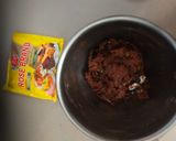 Foto langkah ke 2 dari resep Cookies & Cream Chocolate Sourdough Discard Cookies.