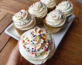 Foto langkah ke 9 dari resep Vanilla Cupcake (Moist and Fluffy).