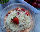 Foto langkah ke 2 dari resep Salad Buah Segar Saus Creamy Keju.