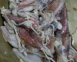 Foto langkah ke 2 dari resep Adobong Pusit/Cumi-cumi Adobo.