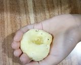 Foto langkah ke 2 dari resep Kentang Sosis Gurita.