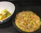 Foto del paso 4 de la receta Pasta integral con gambas y ajitos tiernos en salsa picante