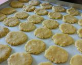 Foto langkah ke 2 dari resep Cheese Rice Crispy.