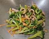 青花菜炒魷魚的食譜步驟4照片