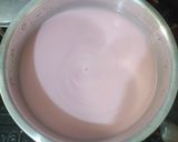 Foto langkah ke 1 dari resep Silky Pudding Strawberry.