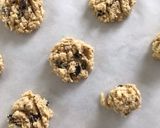 Gambar langkah 4 resipi Rice Bubbles Rock Cookies.